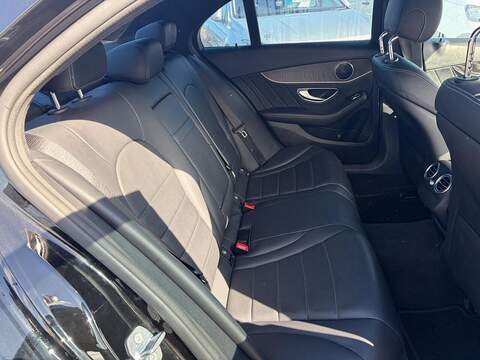 Mercedes-Benz C Class 2.1 C220d AMG Line Saloon 4dr Diesel G-Tronic+ Euro 6 (s/s) (170 ps) - U80319