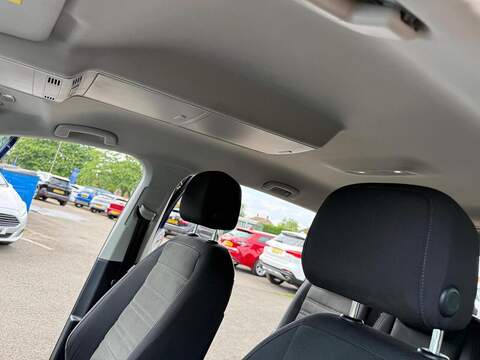 Volkswagen Touran 1.5 TSI EVO SEL MPV 5dr Petrol DSG Euro 6 (s/s) (150 ps) - U80320