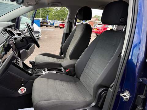 Volkswagen Touran 1.5 TSI EVO SEL MPV 5dr Petrol DSG Euro 6 (s/s) (150 ps) - U80320
