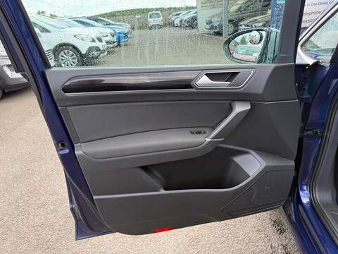 Volkswagen Touran 1.5 TSI EVO SEL MPV 5dr Petrol DSG Euro 6 (s/s) (150 ps) - U80320