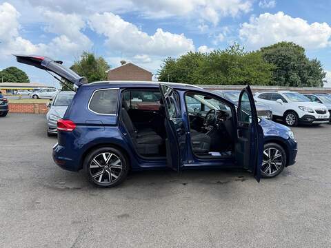 Volkswagen Touran 1.5 TSI EVO SEL MPV 5dr Petrol DSG Euro 6 (s/s) (150 ps) - U80320