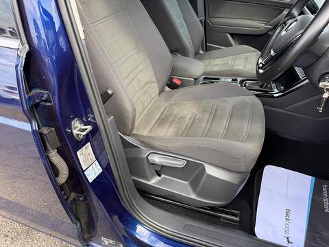 Volkswagen Touran 1.5 TSI EVO SEL MPV 5dr Petrol DSG Euro 6 (s/s) (150 ps) - U80320