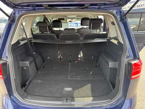 Volkswagen Touran 1.5 TSI EVO SEL MPV 5dr Petrol DSG Euro 6 (s/s) (150 ps) - U80320