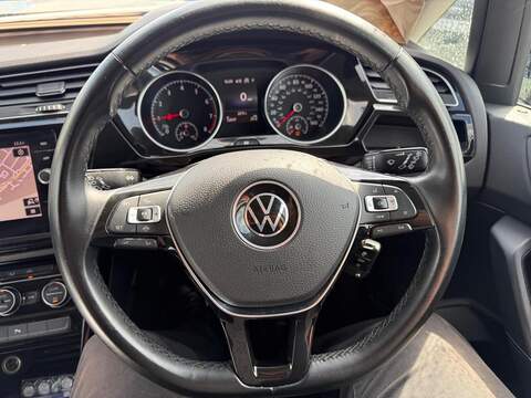 Volkswagen Touran 1.5 TSI EVO SEL MPV 5dr Petrol DSG Euro 6 (s/s) (150 ps) - U80320