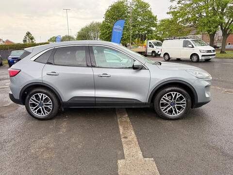 Ford Kuga 2.0 EcoBlue Titanium SUV 5dr Diesel Auto AWD Euro 6 (s/s) (190 ps) - U80321