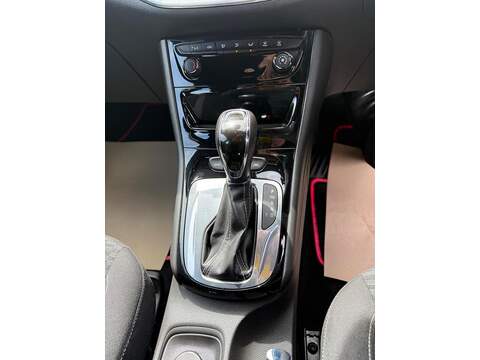Vauxhall Astra 1.4i Turbo SRi Nav Auto Euro 6 (s/s) 5dr - U80330