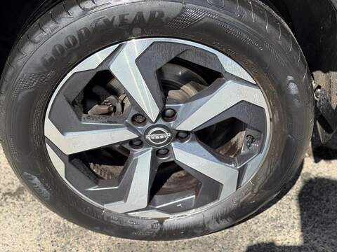Nissan Qashqai 1.3 DIG-T MHEV N-Connecta Euro 6 (s/s) 5dr - U80332
