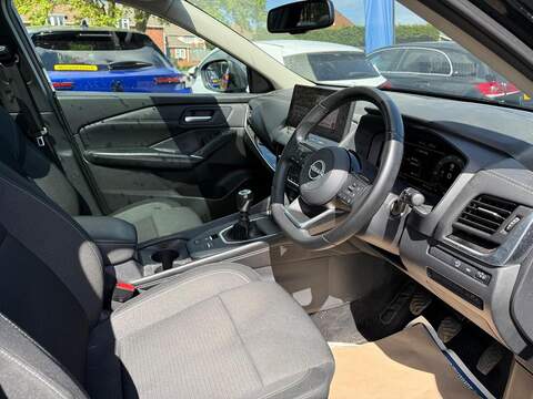 Nissan Qashqai 1.3 DIG-T MHEV N-Connecta Euro 6 (s/s) 5dr - U80332