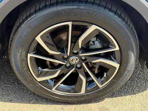 MG MG ZS 1.5 VTi-TECH Exclusive Euro 6 (s/s) 5dr - U80344