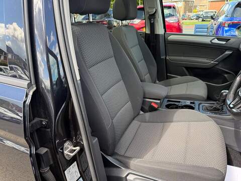 Volkswagen Touran 2.0 TDI SE Family DSG Euro 6 (s/s) 5dr - U80345