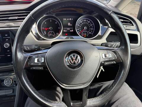 Volkswagen Touran 2.0 TDI SE Family DSG Euro 6 (s/s) 5dr - U80345