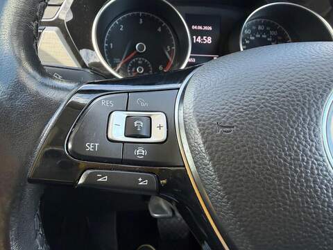 Volkswagen Touran 2.0 TDI SE Family DSG Euro 6 (s/s) 5dr - U80345