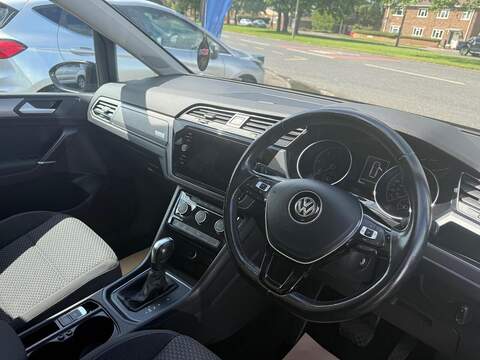 Volkswagen Touran 2.0 TDI SE Family DSG Euro 6 (s/s) 5dr - U80345