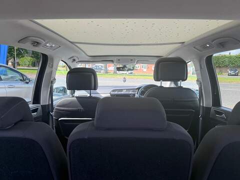 Volkswagen Touran 2.0 TDI SE Family DSG Euro 6 (s/s) 5dr - U80345