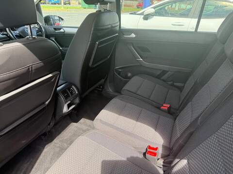 Volkswagen Touran 2.0 TDI SE Family DSG Euro 6 (s/s) 5dr - U80345