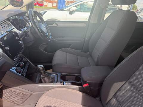 Volkswagen Touran 2.0 TDI SE Family DSG Euro 6 (s/s) 5dr - U80345