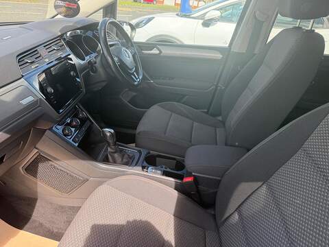 Volkswagen Touran 2.0 TDI SE Family DSG Euro 6 (s/s) 5dr - U80345