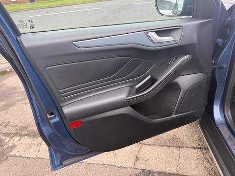 Ford Focus 1.0T EcoBoost MHEV Active X Edition Hatchback 5dr Petrol Manual Euro 6 (s/s) (125 ps) - U80351