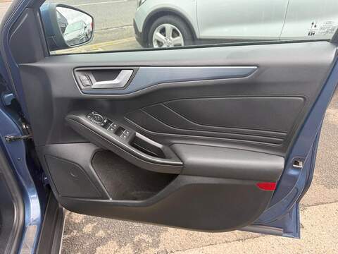 Ford Focus 1.0T EcoBoost MHEV Active X Edition Hatchback 5dr Petrol Manual Euro 6 (s/s) (125 ps) - U80351