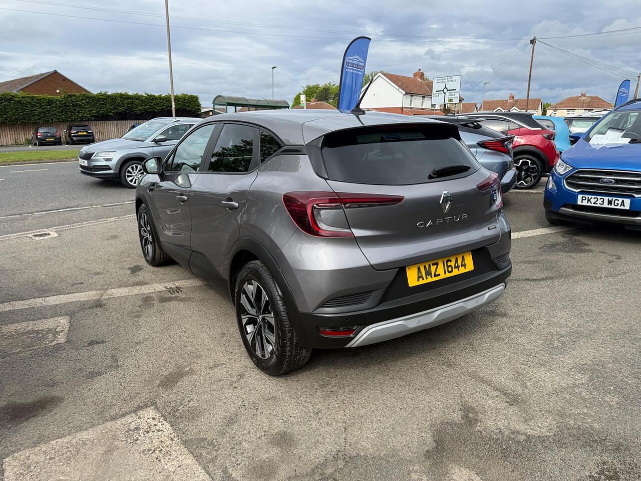 Used 2023 Renault Captur 1.6 E-TECH evolution Auto Euro 6 (s/s) 5dr For ...