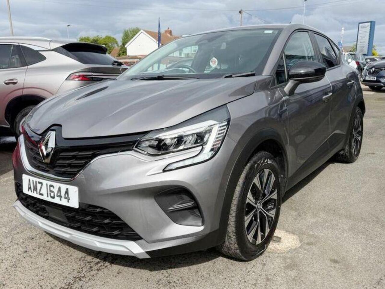 Used 2023 Renault Captur 1.6 E-TECH evolution Auto Euro 6 (s/s) 5dr For ...