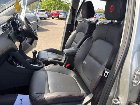 MG MG ZS 1.5 VTi-TECH Exclusive SUV 5dr Petrol Manual Euro 6 (s/s) (106 ps) - U80397
