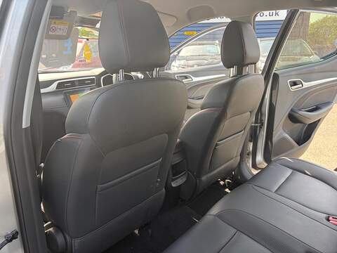MG MG ZS 1.5 VTi-TECH Exclusive SUV 5dr Petrol Manual Euro 6 (s/s) (106 ps) - U80397