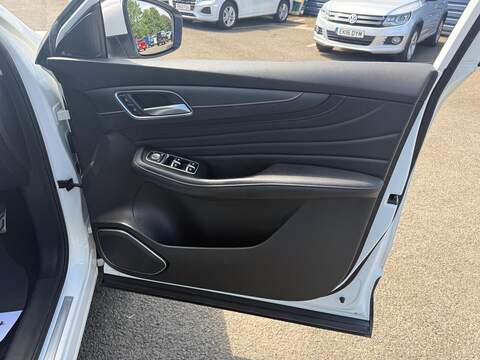 MG MG HS 1.5 T-GDI Exclusive DCT Euro 6 (s/s) 5dr - U80401