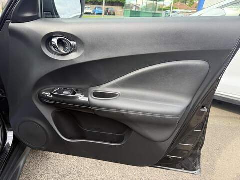 Nissan Juke Bose Personal Edition SUV 1.6 Automatic Petrol - U80407