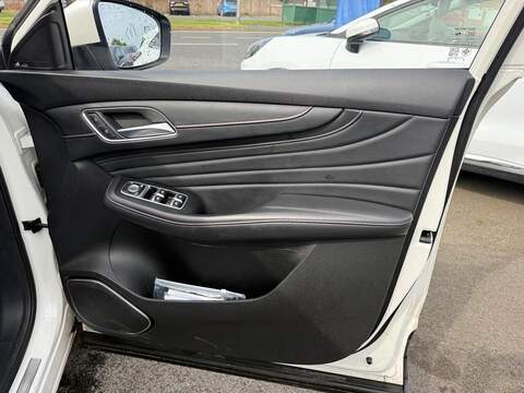 MG MG HS 1.5 T-GDI Trophy DCT Euro 6 (s/s) 5dr - U80427