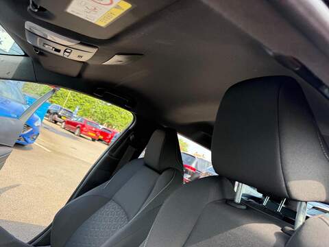 Toyota Corolla 1.8 VVT-h Icon Tech Touring Sports CVT Euro 6 (s/s) 5dr - U80429