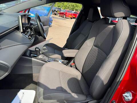 Toyota Corolla 1.8 VVT-h Icon Tech Touring Sports CVT Euro 6 (s/s) 5dr - U80429