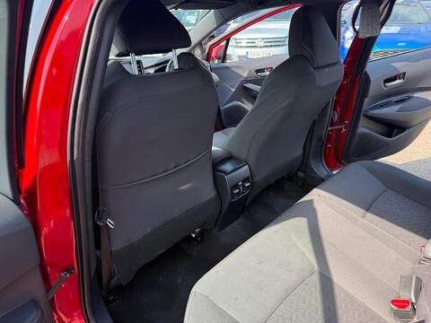 Toyota Corolla 1.8 VVT-h Icon Tech Touring Sports CVT Euro 6 (s/s) 5dr - U80429