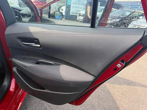Toyota Corolla 1.8 VVT-h Icon Tech Touring Sports CVT Euro 6 (s/s) 5dr - U80429
