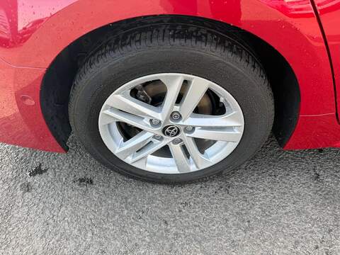 Toyota Corolla 1.8 VVT-h Icon Tech Touring Sports CVT Euro 6 (s/s) 5dr - U80429