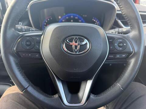 Toyota Corolla 1.8 VVT-h Icon Tech Touring Sports CVT Euro 6 (s/s) 5dr - U80429