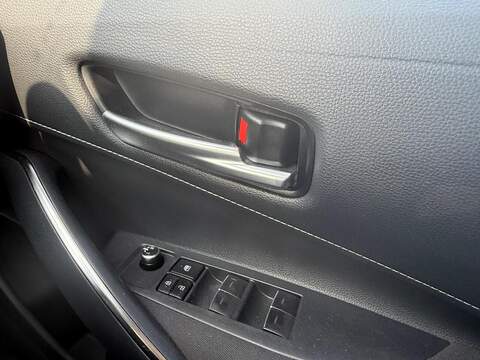 Toyota Corolla 1.8 VVT-h Icon Tech Touring Sports CVT Euro 6 (s/s) 5dr - U80429
