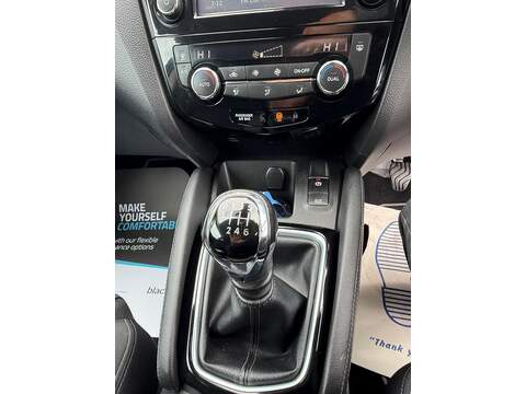 Nissan Qashqai 1.5 dCi N-Connecta SUV 5dr Diesel Manual Euro 6 (s/s) (110 ps) - U80434