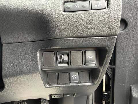 Nissan Qashqai 1.5 dCi N-Connecta SUV 5dr Diesel Manual Euro 6 (s/s) (110 ps) - U80434
