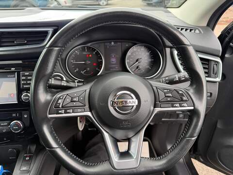 Nissan Qashqai 1.5 dCi N-Connecta SUV 5dr Diesel Manual Euro 6 (s/s) (110 ps) - U80434