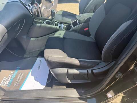 Nissan Qashqai 1.5 dCi N-Connecta SUV 5dr Diesel Manual Euro 6 (s/s) (110 ps) - U80434
