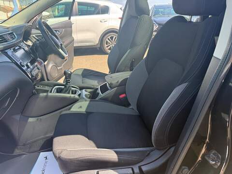 Nissan Qashqai 1.5 dCi N-Connecta SUV 5dr Diesel Manual Euro 6 (s/s) (110 ps) - U80434