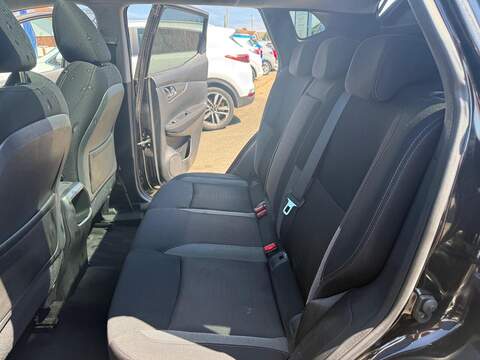 Nissan Qashqai 1.5 dCi N-Connecta SUV 5dr Diesel Manual Euro 6 (s/s) (110 ps) - U80434
