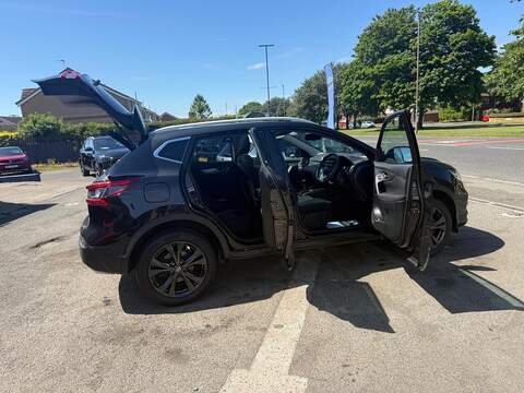 Nissan Qashqai 1.5 dCi N-Connecta SUV 5dr Diesel Manual Euro 6 (s/s) (110 ps) - U80434