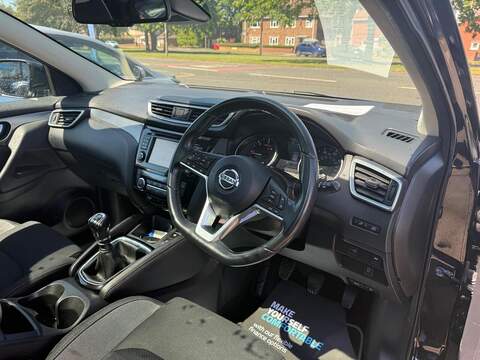 Nissan Qashqai 1.5 dCi N-Connecta SUV 5dr Diesel Manual Euro 6 (s/s) (110 ps) - U80434