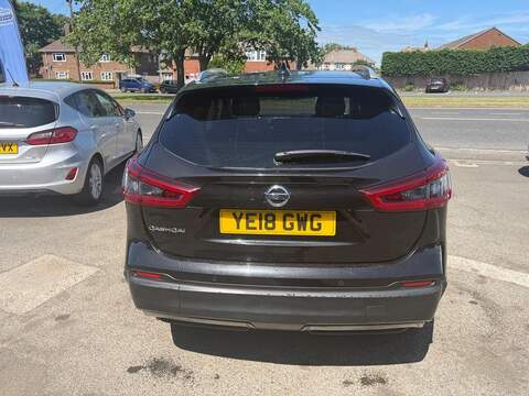 Nissan Qashqai 1.5 dCi N-Connecta SUV 5dr Diesel Manual Euro 6 (s/s) (110 ps) - U80434