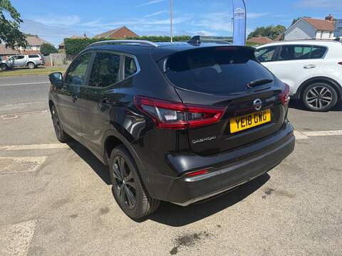 Nissan Qashqai 1.5 dCi N-Connecta SUV 5dr Diesel Manual Euro 6 (s/s) (110 ps) - U80434