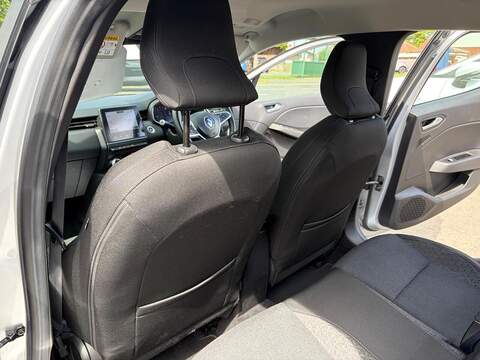 Renault Clio TCe Iconic Hatchback 1.0 Manual Petrol - U80436