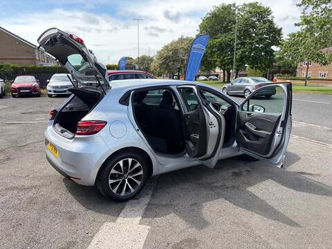 Renault Clio TCe Iconic Hatchback 1.0 Manual Petrol - U80436