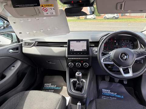 Renault Clio TCe Iconic Hatchback 1.0 Manual Petrol - U80436